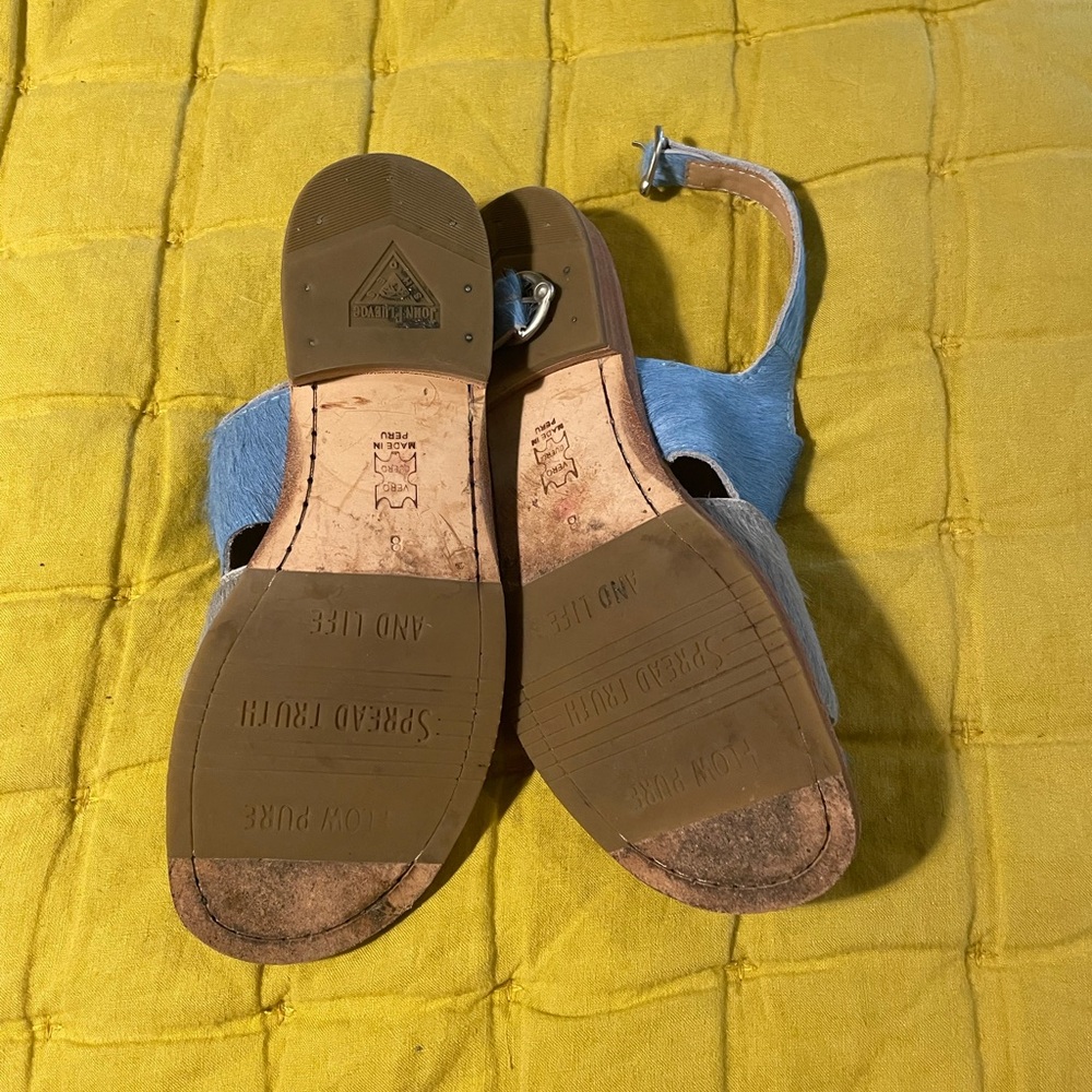 John Fluevog Two-Tone Light Blue and Gray Ponyhair Sandals - Picture 4 of 4